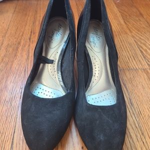 Dexflex Comfort Heel Black Round Toe Pump